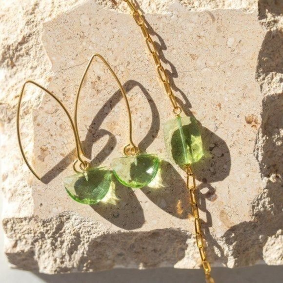GORGEOUS Green Amethyst Gemstone Bracelet Gold Paperclip Chain Statement Jewelry - Picture 5 of 7
